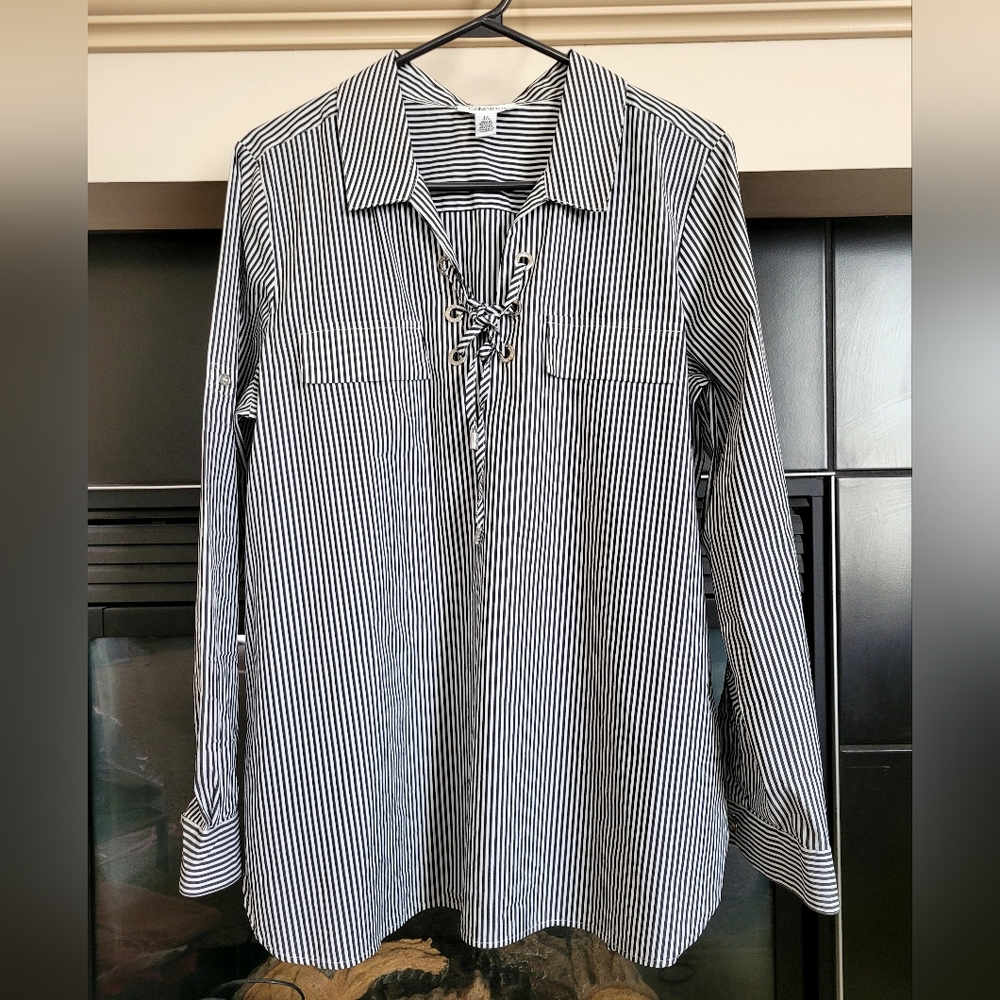 Calvin Klein Black White Striped Tie Front pullover Blouse, Size L